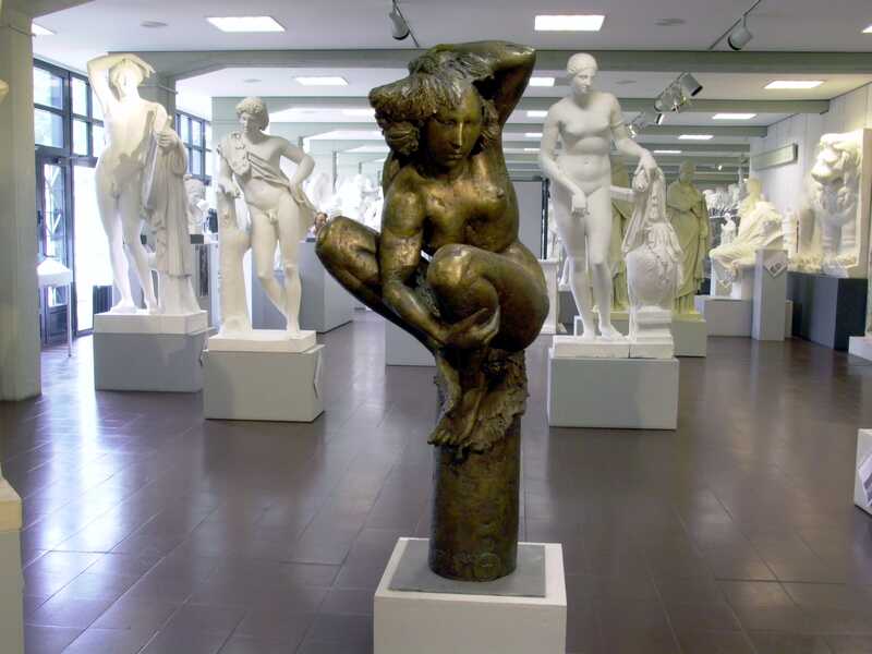 Dieckmann_bronce sculpture female Badende1