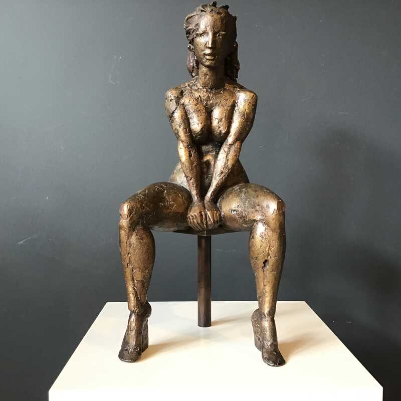 Dieckmann_bronce_sculpture_female_sitting figure3
