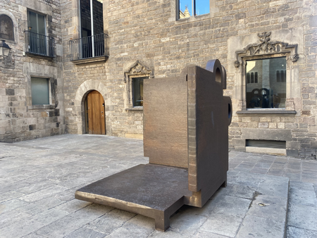 Eduardo Chillida: “Topos V” (1985), plaça del Rei