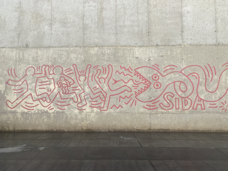 Keith Haring, “Todos juntos podemos parar el sida” 1989 (2014), plaça dels Àngels