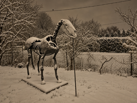 Erik Tannhäuser, Condé (2006). Marmor, Kupfer. 2,3m x 0,9m x 2,2m (H x B x L). Foto: Gino Brackerini