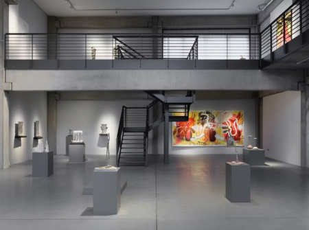 NOACK workshop gallery - exhibition view TRIO DES WAHNSINNS - Anna Bogouchevskaia, Gudny Gudmundsdottir, Jonathan Meese, 2026. Photo Roman März