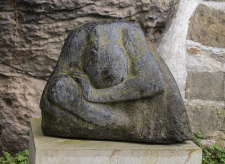 Jakub Goll<br />Skrčenec (Squat) – 2024, Diorit, 75 x 70 x 68 cm, Privatbesitz