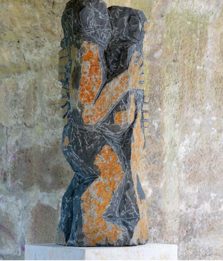 Knut Hüneke<br />Paar - 2021, Basalt, 102 x 18 x 21 cm, Privatbesitz