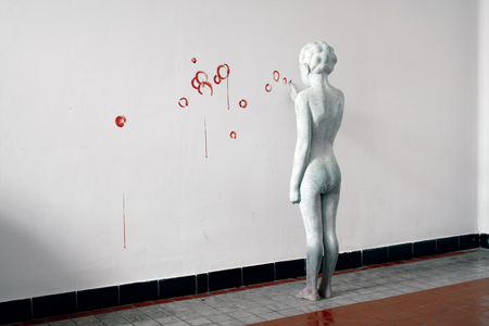 Sofie Muller, Eve, 2008, painted bronze, blood, photo Peter Willems