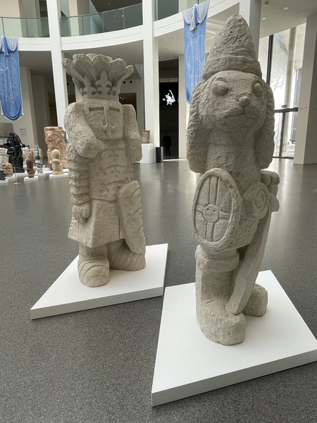 Die Sarazenen, 2021, Elbsandstein, 170 x 55 x 40 cm. Foto: Willy Hafner