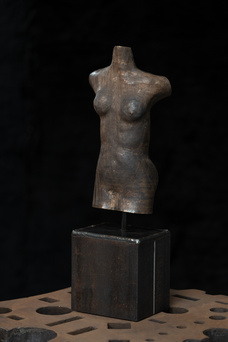 Melete, torso, serie fragmentos, brass & iron sculpture, Spain