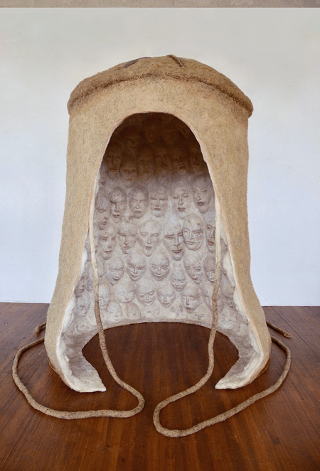 Stefanie Ehrenfried, Gehaeuse 2008-2023 250x170x170cm wool