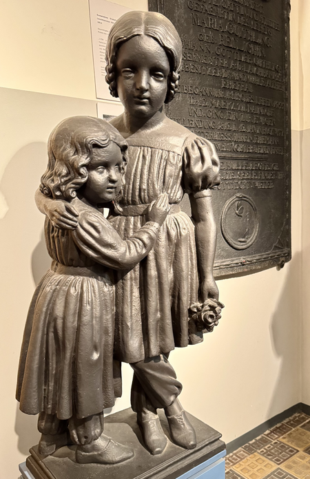 Grabmal der Kinder des Pfarrers Brause, Lauchhammer 1839. Photo Anemone Vostell