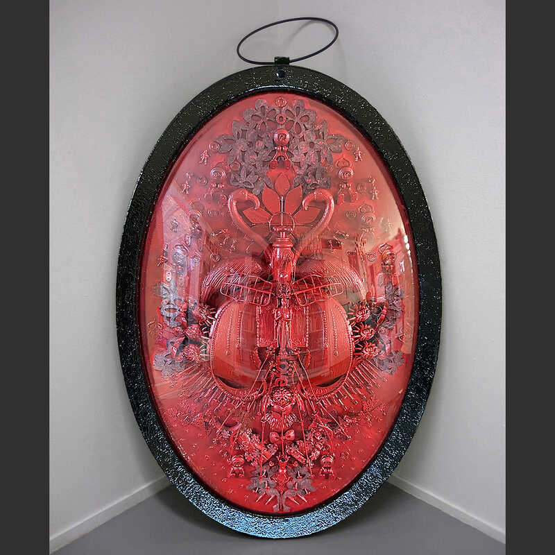 XXL Medallion Artwork 'Spread the word LOVE' by Carina Wagenaar
