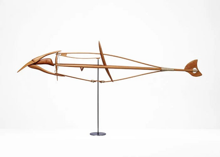 Antoni Yranzo, Piece 903 (2009). Cedar wood. 44.5 x 89.5 x 8 cm. Metal base, diameter 7.5 cm