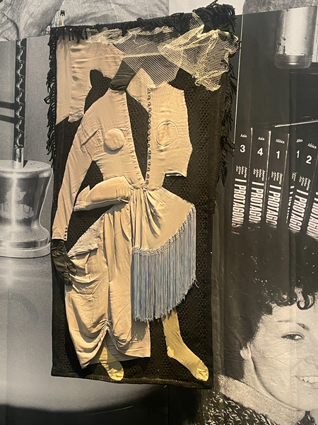 Mariuccia Secol, Hochzeitskleid aus der Serie Puppenhaus (eng. Wedding Dress from the series Doll House), 1970-1973, patchwork of clothes, canvas, 173 x 93 cm
