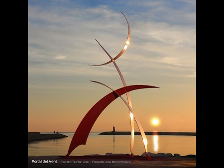 Creación en el taller de la escultura monumental. "Portal del Vent", instalada en el puerto de la ciudad de Denia-Alicante-España. Escultura inspirada en la ...