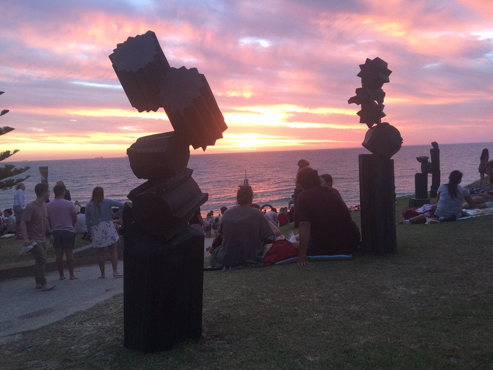Peter Lundberg, Poets, Scholars and Thieves, Sculpture by the Sea, Cottesloe 2019 Â©Peter Lundberg