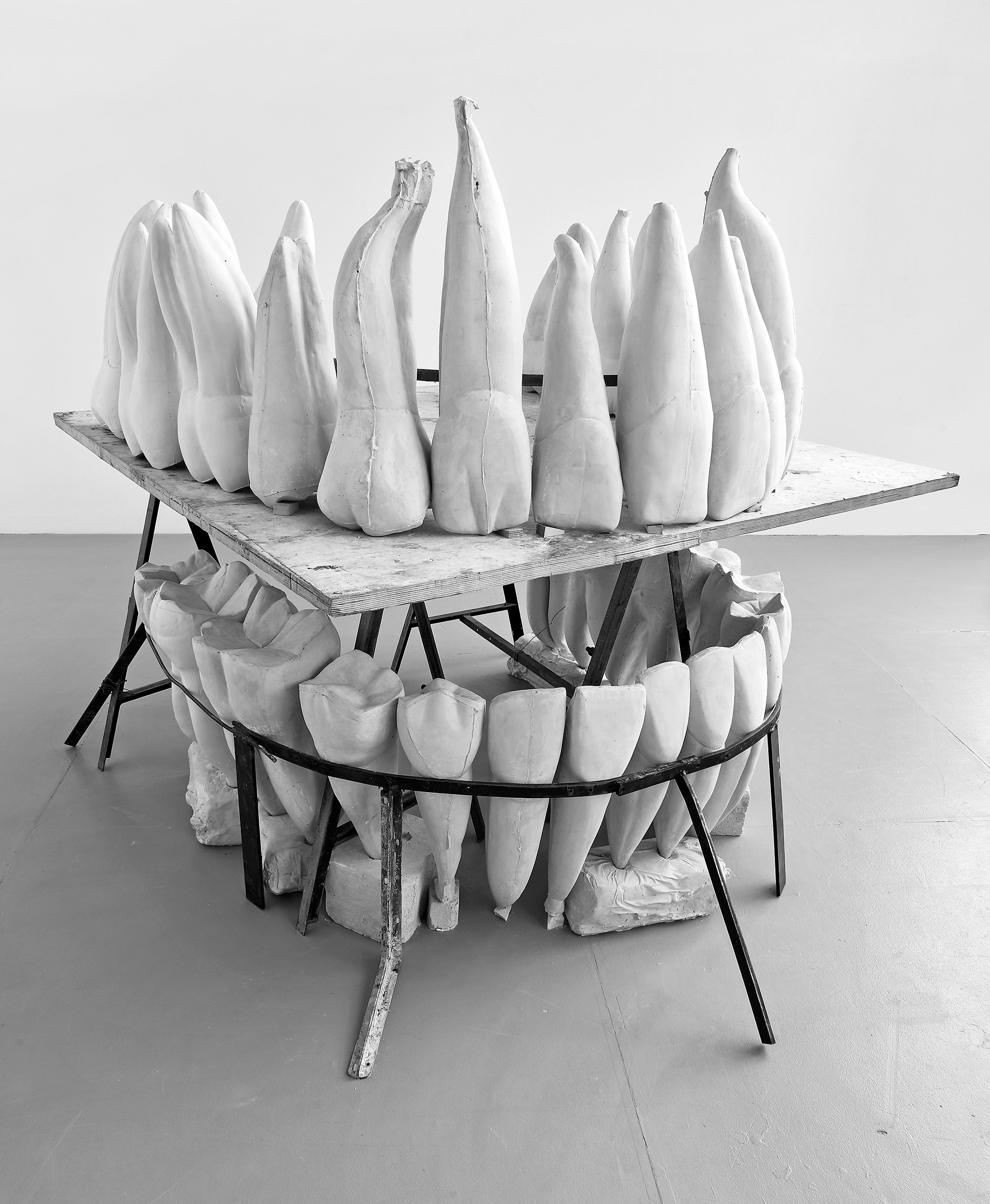 Complete Omnivore, 1993, plaster, wood, steel, 160 x 200 x 200 cm. © Anthony Cragg | Photo: Michael N. Richter