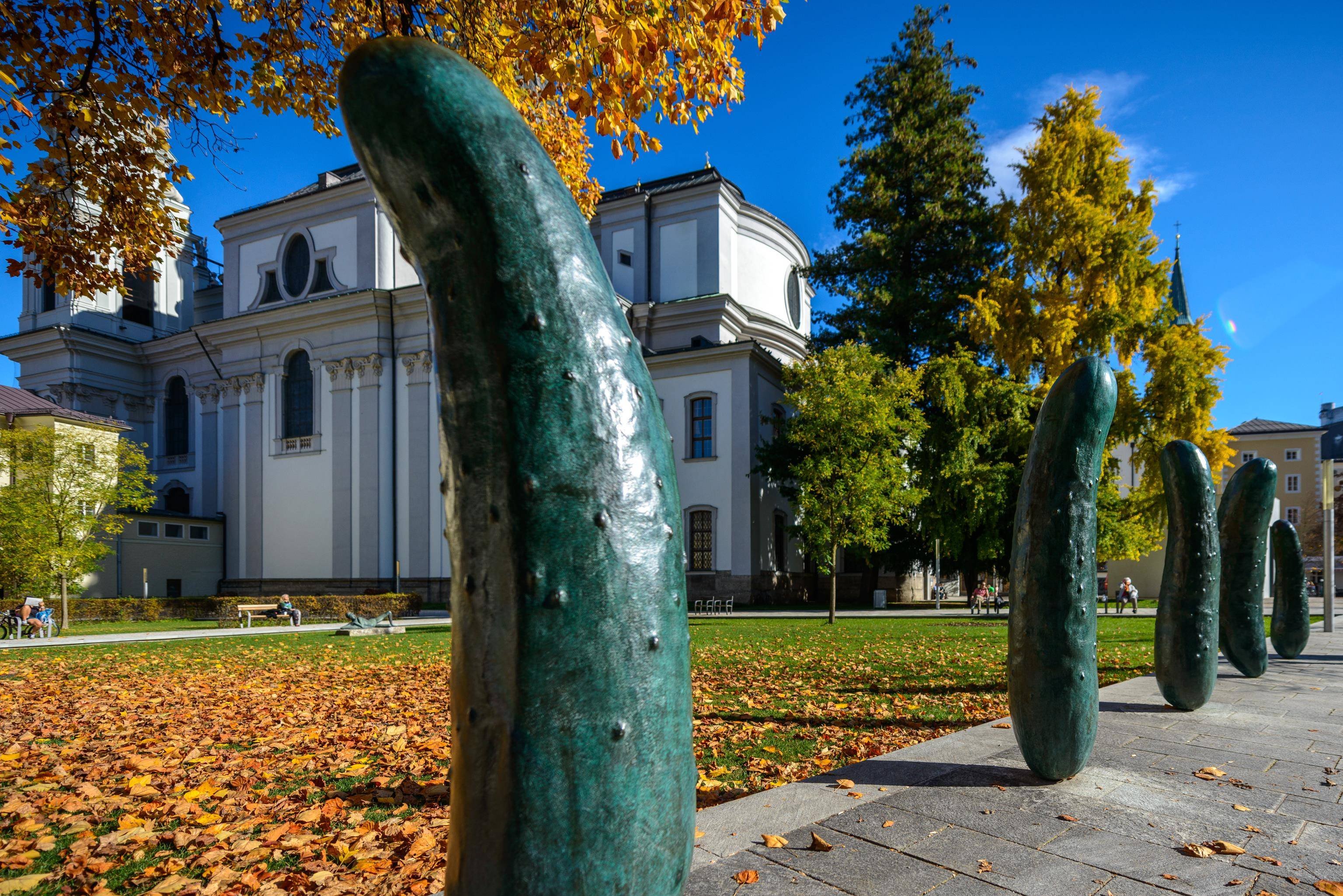 "Gurken" - Erwin Wurm - Furtwänglerpark in Salzburg, © Tourismus Salzburg