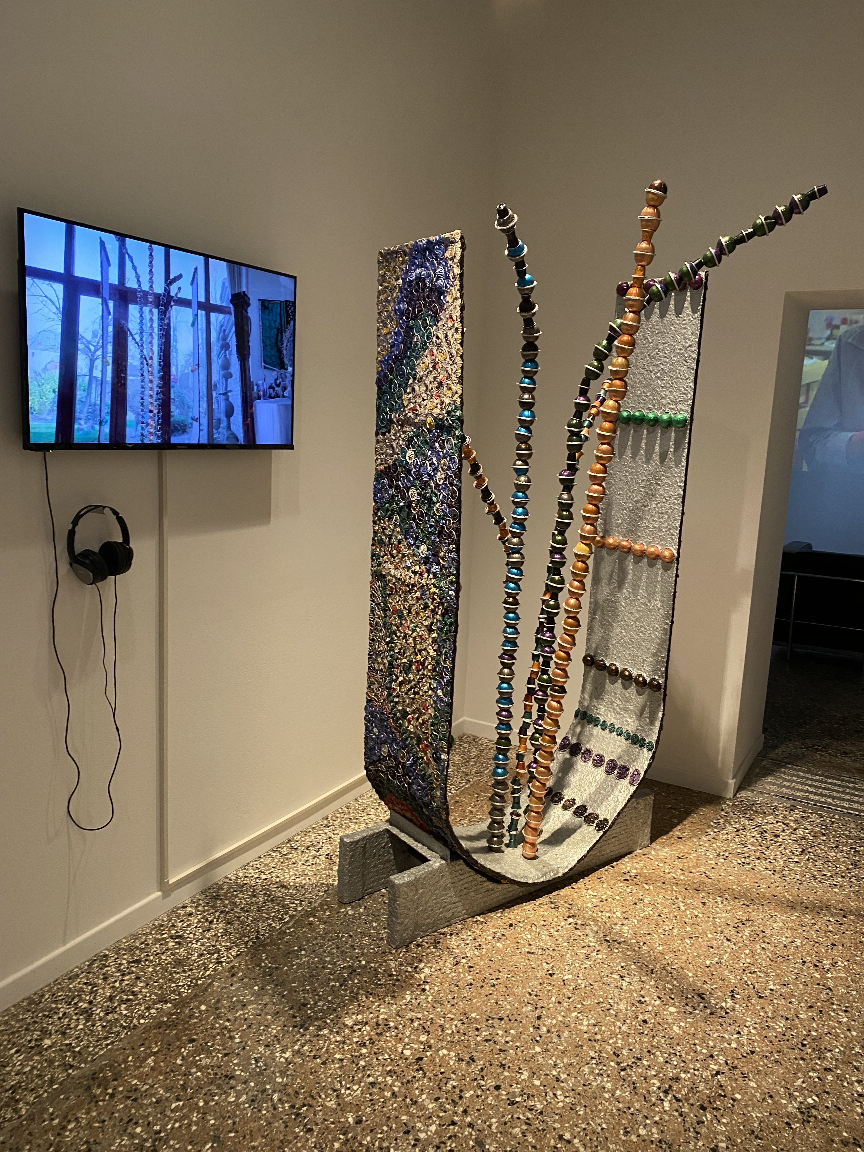 Gabriela Drees-Holz / Palazzo Bembo, Encapsulated Universe, 2021, Metal, wood, wire, aluminum capsules, acrylic paint, glue, concrete, Dimensions 200x150x100